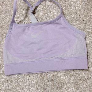 Nike girls sports bra, light lilac, size S